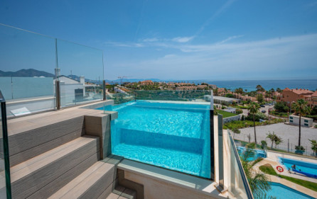 Exempel egen pool på terrassen
